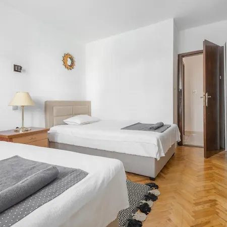 Vintage Spartium With Free Parking Makarska