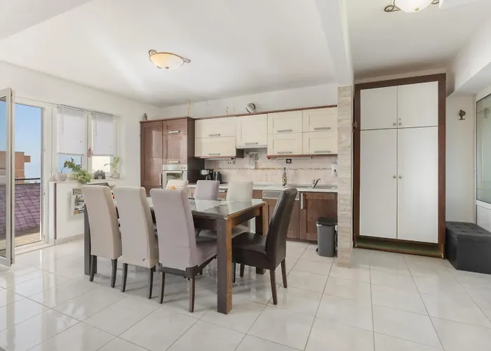 Vintage Spartium With Free Parking Apartment