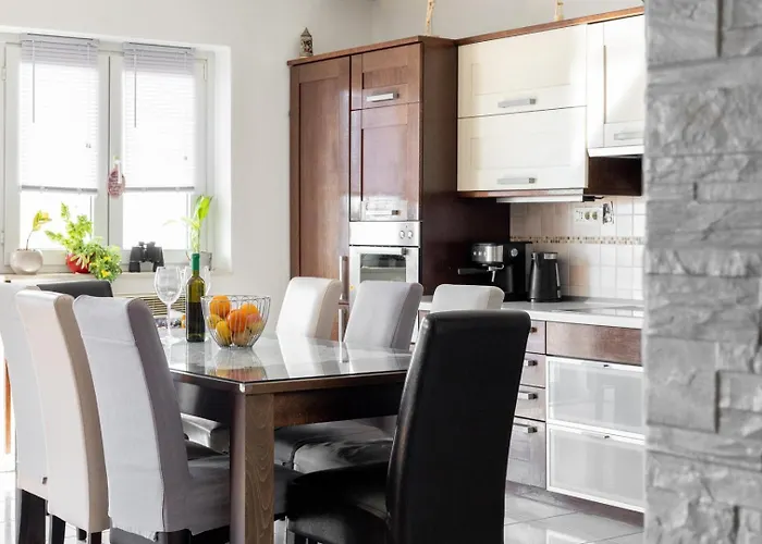 Vintage Spartium With Free Parking