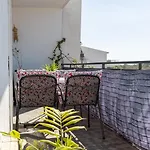 Vintage Spartium With Free Parking Apartman