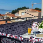 Vintage Spartium With Free Parking *