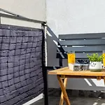 Vintage Spartium With Free Parking