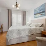 Vintage Spartium With Free Parking Apartman