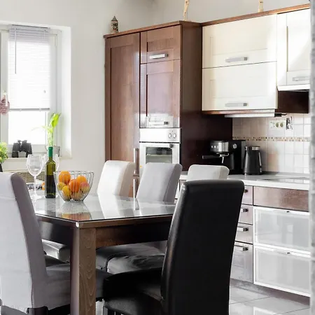 Vintage Spartium With Free Parking