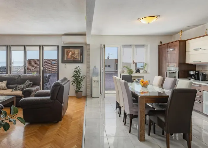 Vintage Spartium With Free Parking *