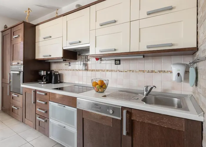 Vintage Spartium With Free Parking Apartment