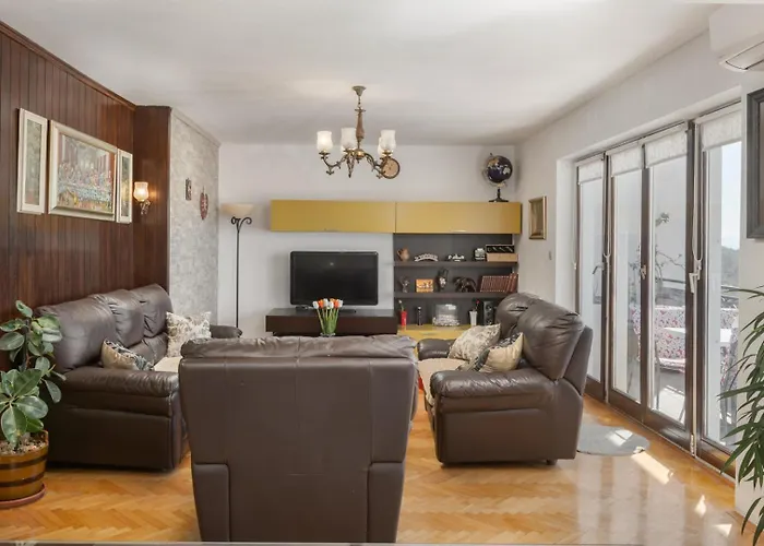 Vintage Spartium With Free Parking * Makarska