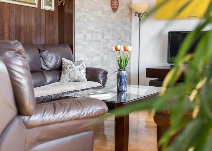 Vintage Spartium With Free Parking